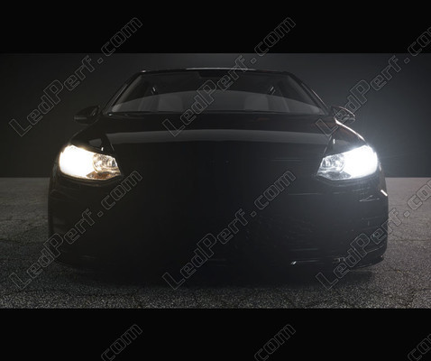 headlights car – comparison before and after fitting the Osram H7 XTR LED bulbs.