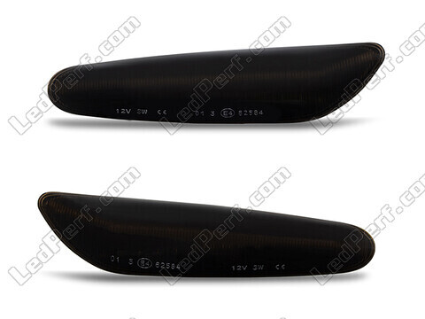 Front view of the dynamic LED side indicators for BMW Serie 1 (E81 E82 E87 E88) - Smoked Black Color
