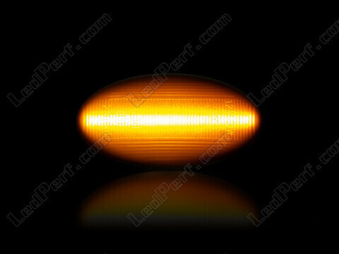 Maximum lighting of the dynamic LED side indicators for Citroen C2