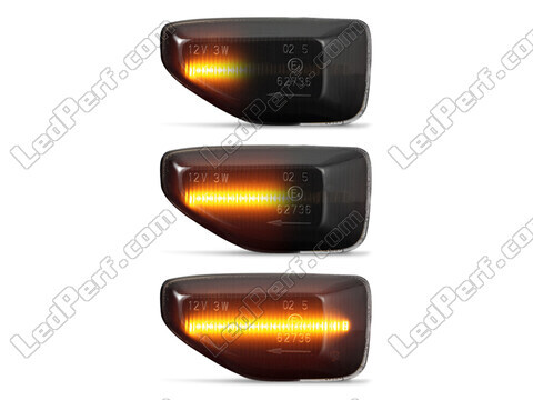 Lighting of the black dynamic LED side indicators for Dacia Sandero 2