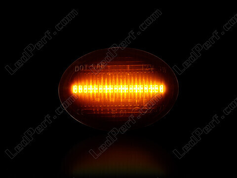 Maximum lighting of the dynamic LED side indicators for Fiat 500