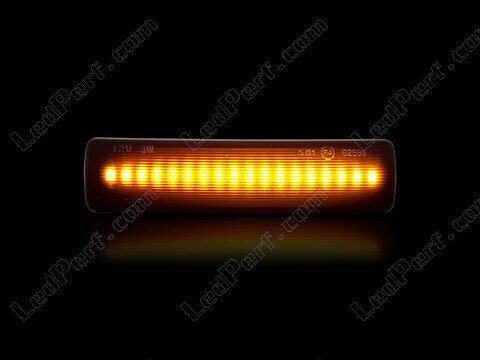 Maximum lighting of the dynamic LED side indicators for Land Rover Discovery IV