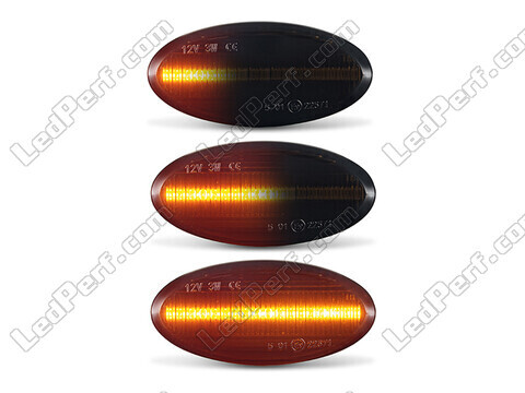 Lighting of the black dynamic LED side indicators for Mazda 3 phase 2