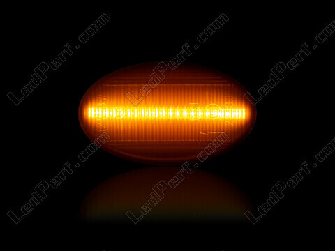 Maximum lighting of the dynamic LED side indicators for Mercedes Vito (W447)