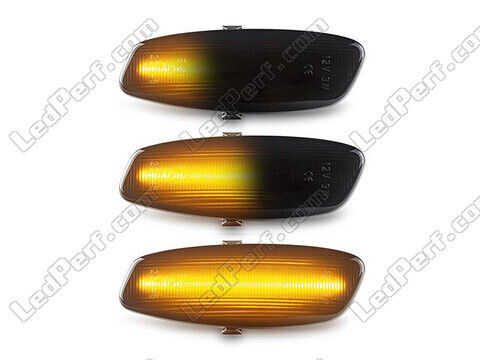 Lighting of the black dynamic LED side indicators for Peugeot 308